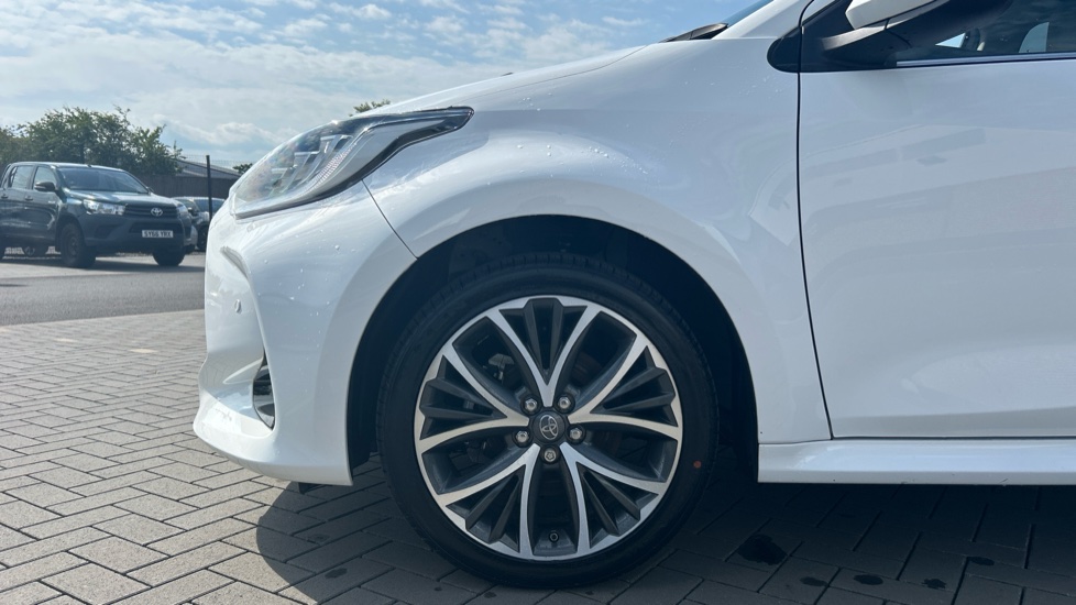 Toyota Yaris 1.5 Hybrid Excel 5dr CVT Hybrid Hatchback - Image 25
