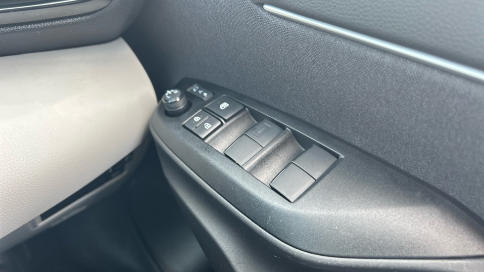Toyota Yaris 1.5 Hybrid Excel 5dr CVT Hybrid Hatchback - Image 30
