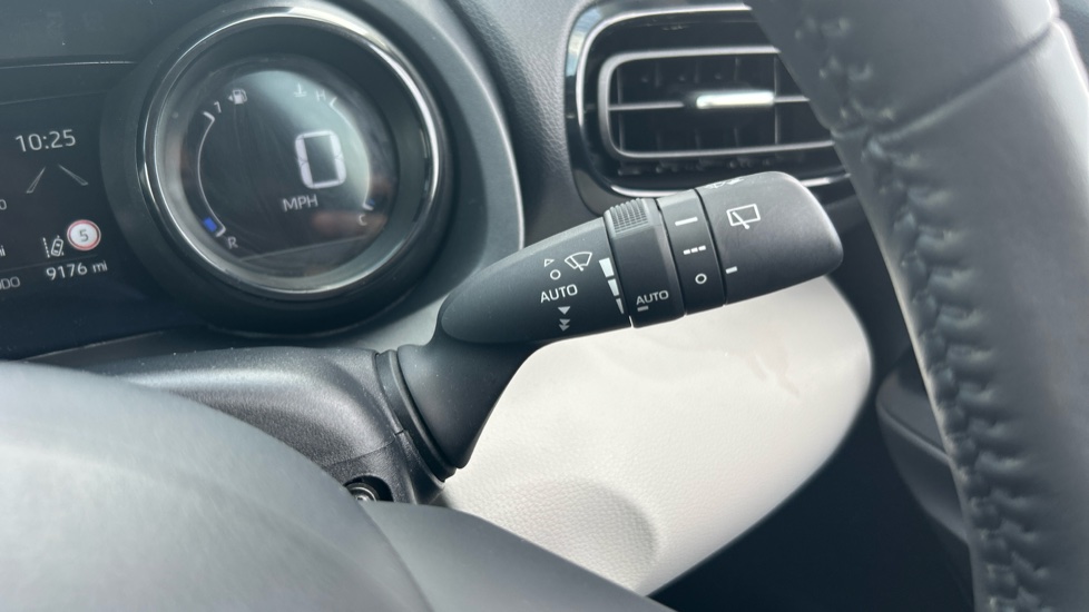 Toyota Yaris 1.5 Hybrid Excel 5dr CVT Hybrid Hatchback - Image 32