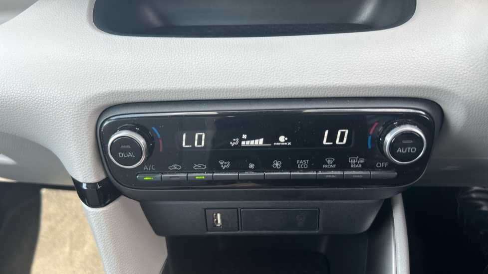Toyota Yaris 1.5 Hybrid Excel 5dr CVT Hybrid Hatchback - Image 33