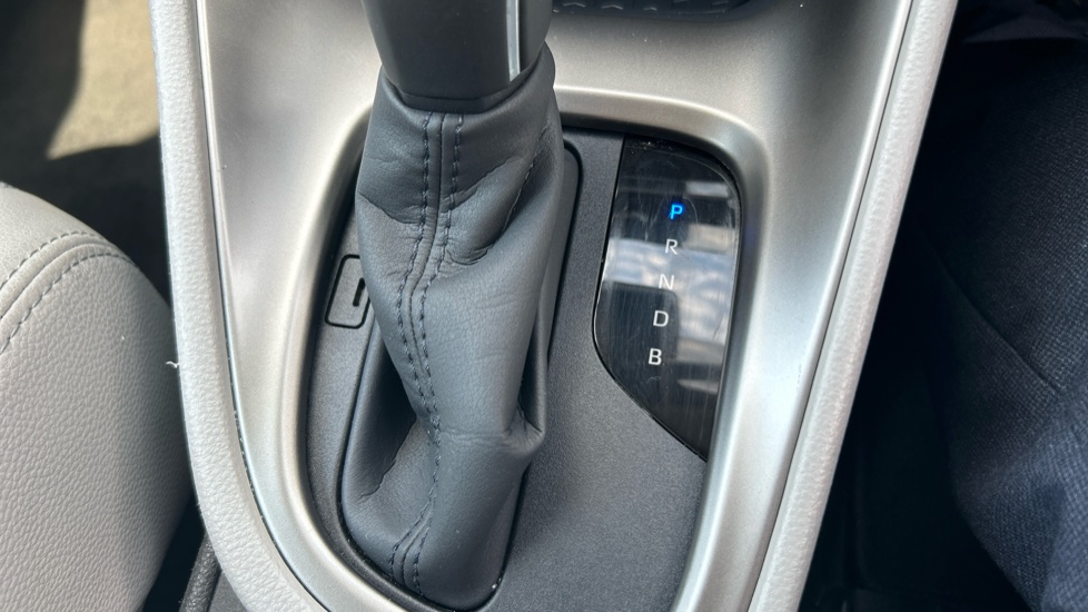 Toyota Yaris 1.5 Hybrid Excel 5dr CVT Hybrid Hatchback - Image 41