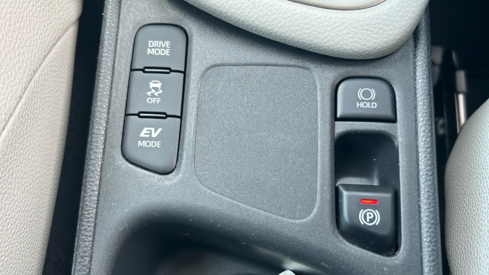 Toyota Yaris 1.5 Hybrid Excel 5dr CVT Hybrid Hatchback - Image 42