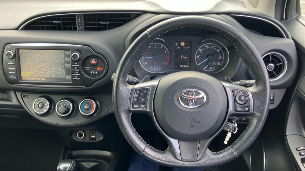 Toyota Yaris 1.5 VVT-i Y20 5dr CVT [Bi-tone] Petrol Hatchback - Image 7