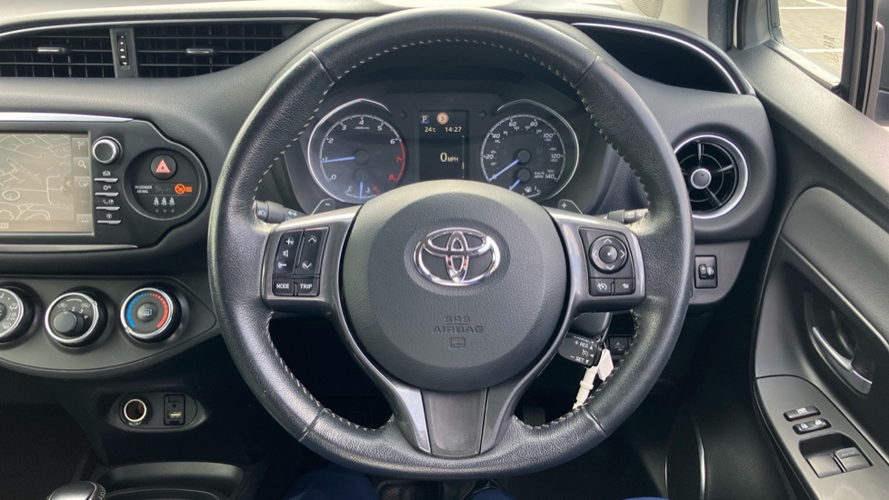 Toyota Yaris 1.5 VVT-i Y20 5dr CVT [Bi-tone] Petrol Hatchback - Image 10