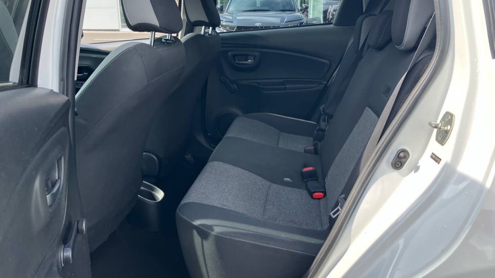 Toyota Yaris 1.5 VVT-i Y20 5dr CVT [Bi-tone] Petrol Hatchback - Image 15