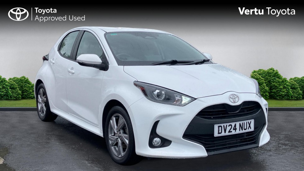 Toyota Yaris 1.5 Hybrid Icon 5dr CVT Hybrid Hatchback - Image 1