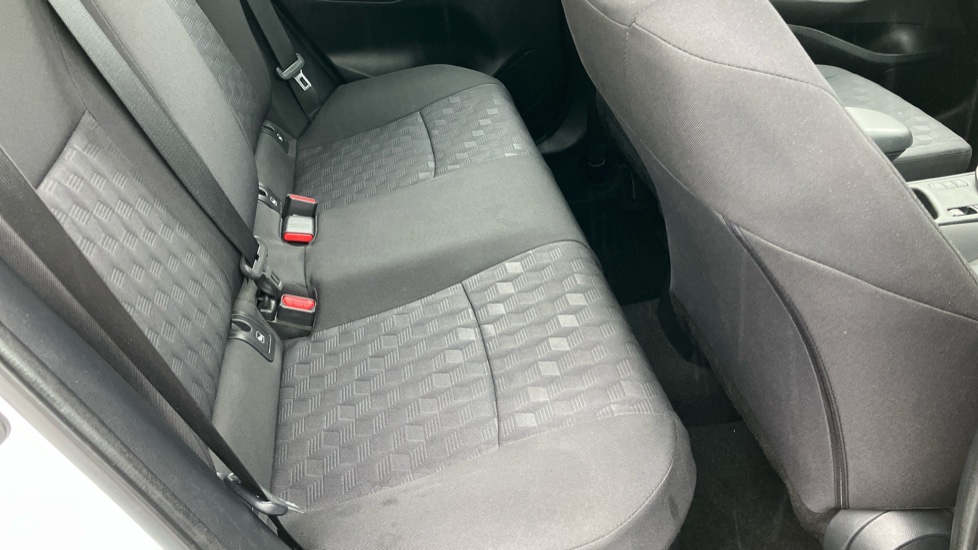 Toyota Yaris 1.5 Hybrid Icon 5dr CVT Hybrid Hatchback - Image 8