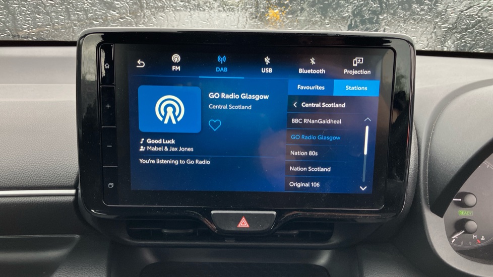 Toyota Yaris 1.5 Hybrid Icon 5dr CVT Hybrid Hatchback - Image 9