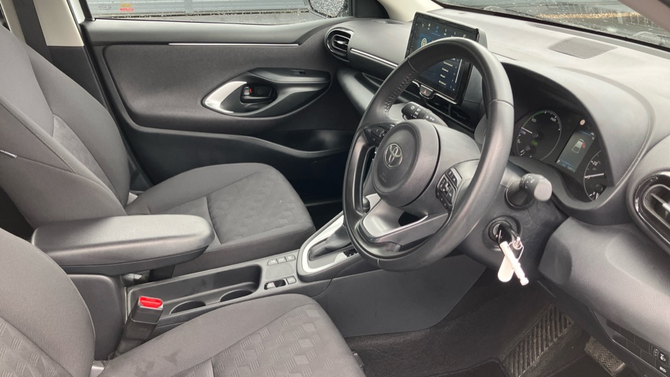 Toyota Yaris 1.5 Hybrid Icon 5dr CVT Hybrid Hatchback - Image 12