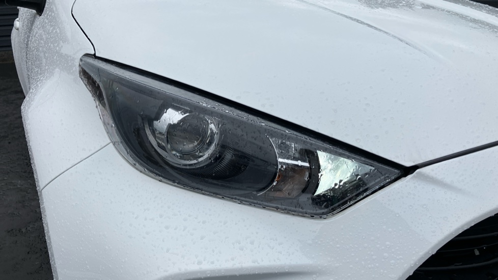 Toyota Yaris 1.5 Hybrid Icon 5dr CVT Hybrid Hatchback - Image 20