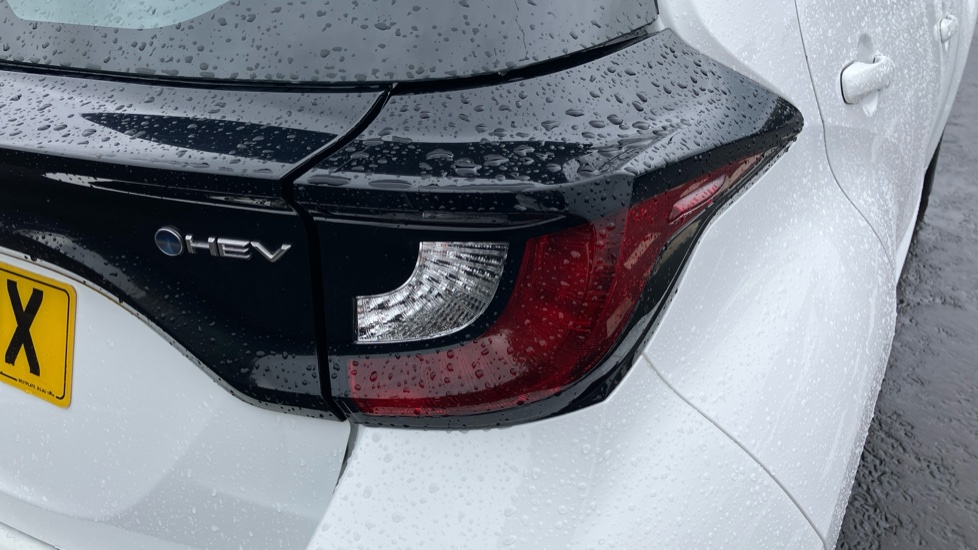 Toyota Yaris 1.5 Hybrid Icon 5dr CVT Hybrid Hatchback - Image 21