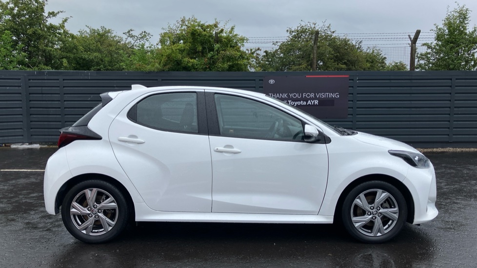 Toyota Yaris 1.5 Hybrid Icon 5dr CVT Hybrid Hatchback - Image 23