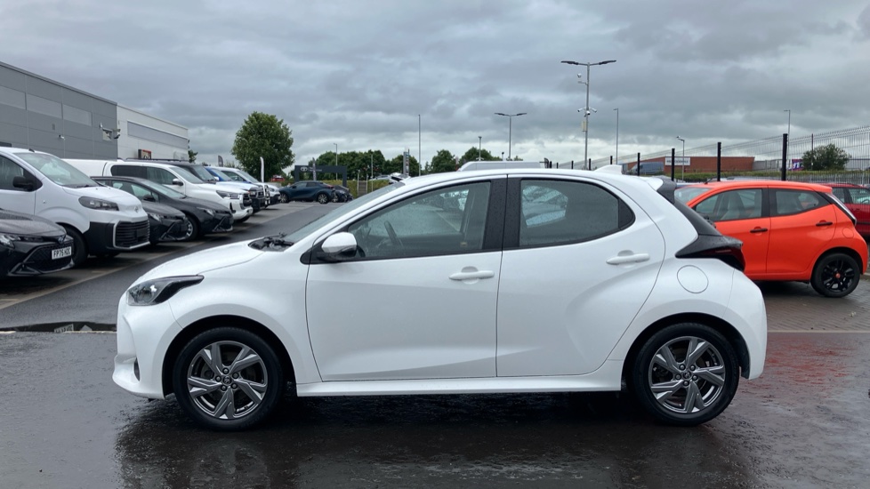 Toyota Yaris 1.5 Hybrid Icon 5dr CVT Hybrid Hatchback - Image 24