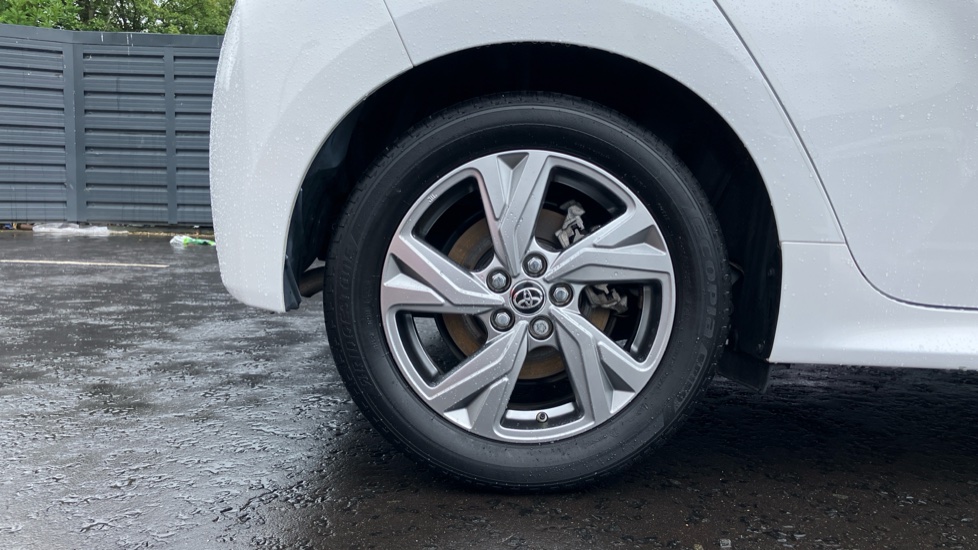 Toyota Yaris 1.5 Hybrid Icon 5dr CVT Hybrid Hatchback - Image 25