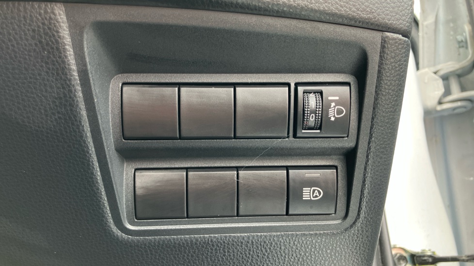 Toyota Yaris 1.5 Hybrid Icon 5dr CVT Hybrid Hatchback - Image 35