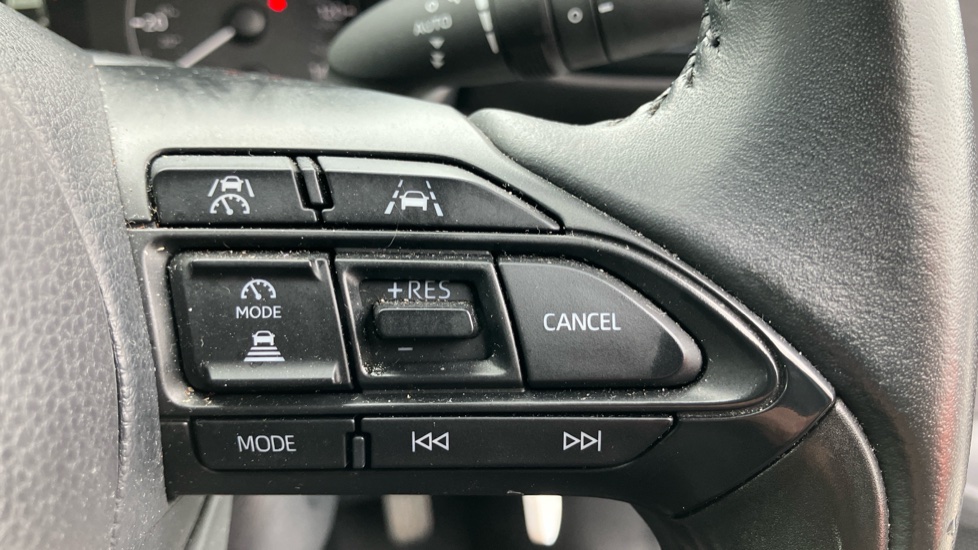 Toyota Yaris 1.5 Hybrid Icon 5dr CVT Hybrid Hatchback - Image 38