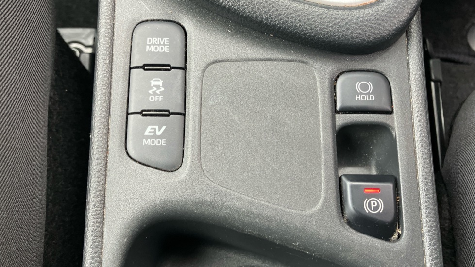 Toyota Yaris 1.5 Hybrid Icon 5dr CVT Hybrid Hatchback - Image 43
