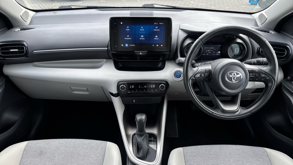Toyota Yaris 1.5 Hybrid Excel 5dr CVT Hybrid Hatchback - Image 6