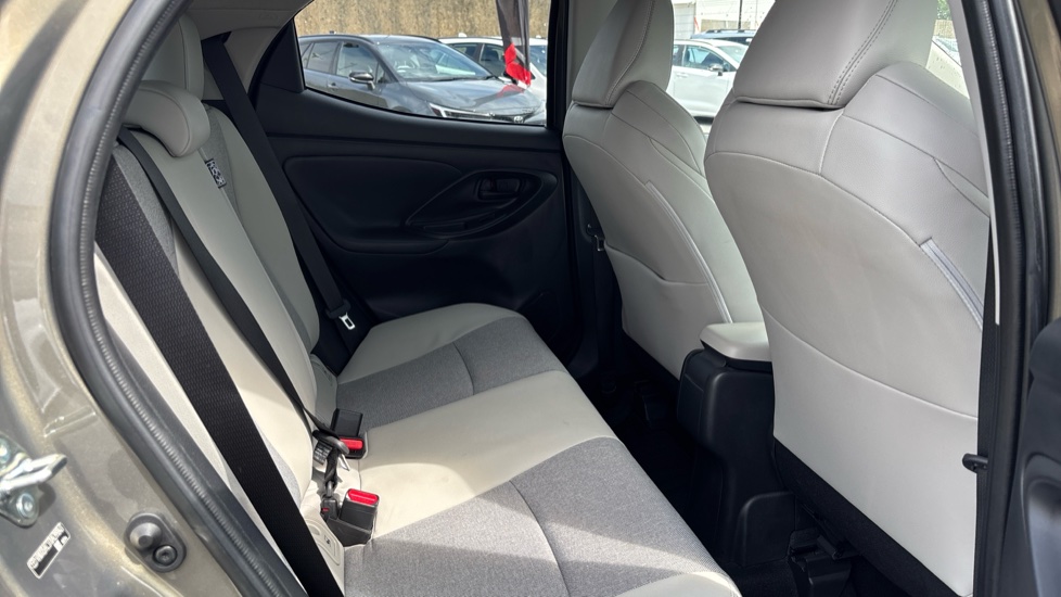 Toyota Yaris 1.5 Hybrid Excel 5dr CVT Hybrid Hatchback - Image 8