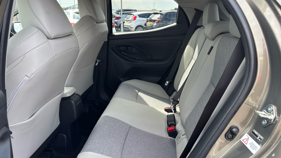 Toyota Yaris 1.5 Hybrid Excel 5dr CVT Hybrid Hatchback - Image 15