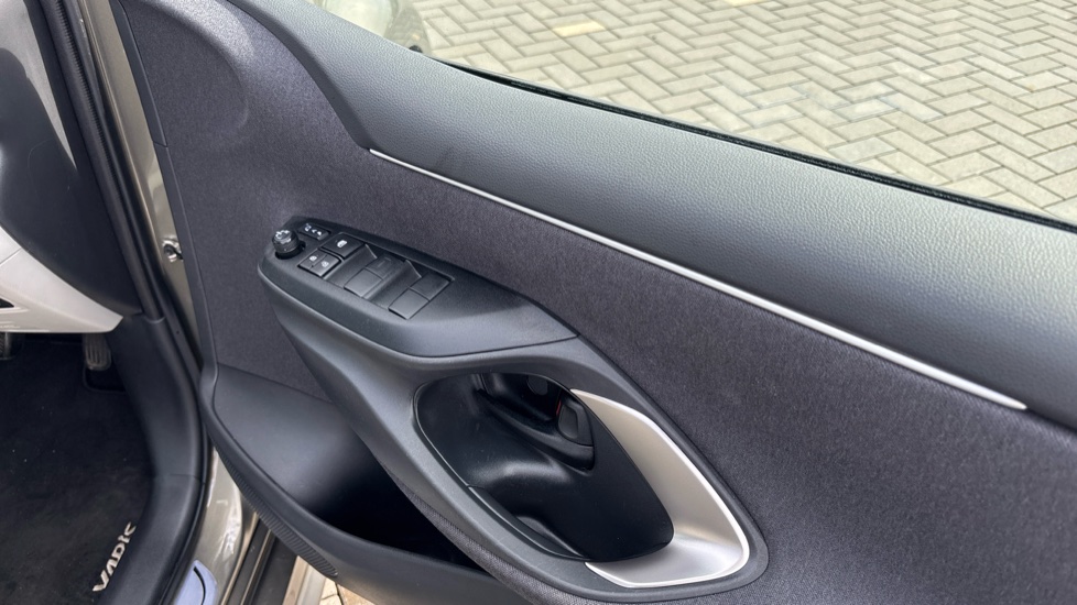 Toyota Yaris 1.5 Hybrid Excel 5dr CVT Hybrid Hatchback - Image 33
