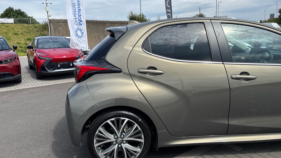 Toyota Yaris 1.5 Hybrid Excel 5dr CVT Hybrid Hatchback - Image 35