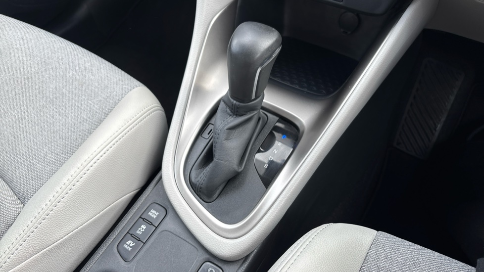 Toyota Yaris 1.5 Hybrid Excel 5dr CVT Hybrid Hatchback - Image 65