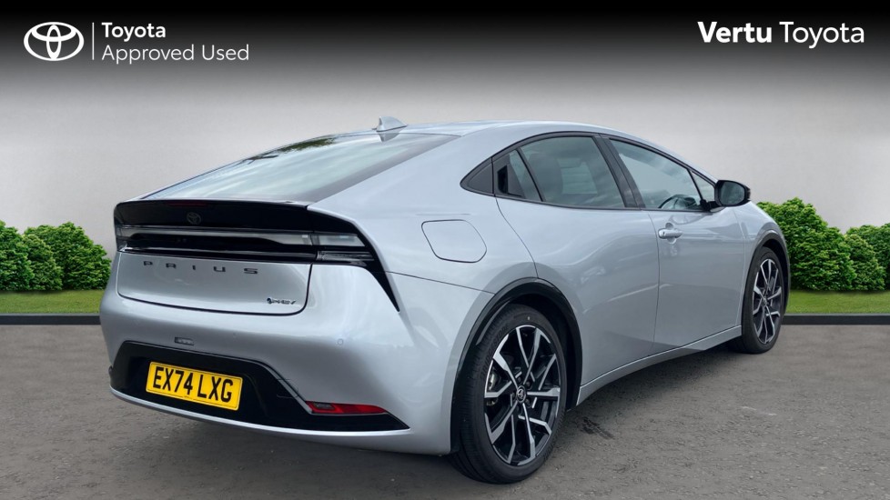 Toyota Prius 1.8 VVTi Plug-in Excel 5dr CVT Hatchback - Image 2