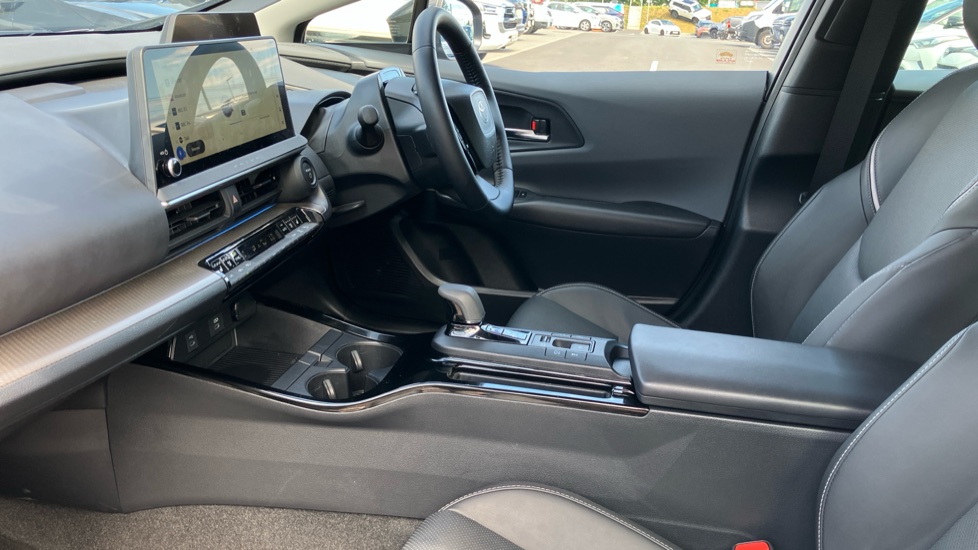 Toyota Prius 1.8 VVTi Plug-in Excel 5dr CVT Hatchback - Image 5