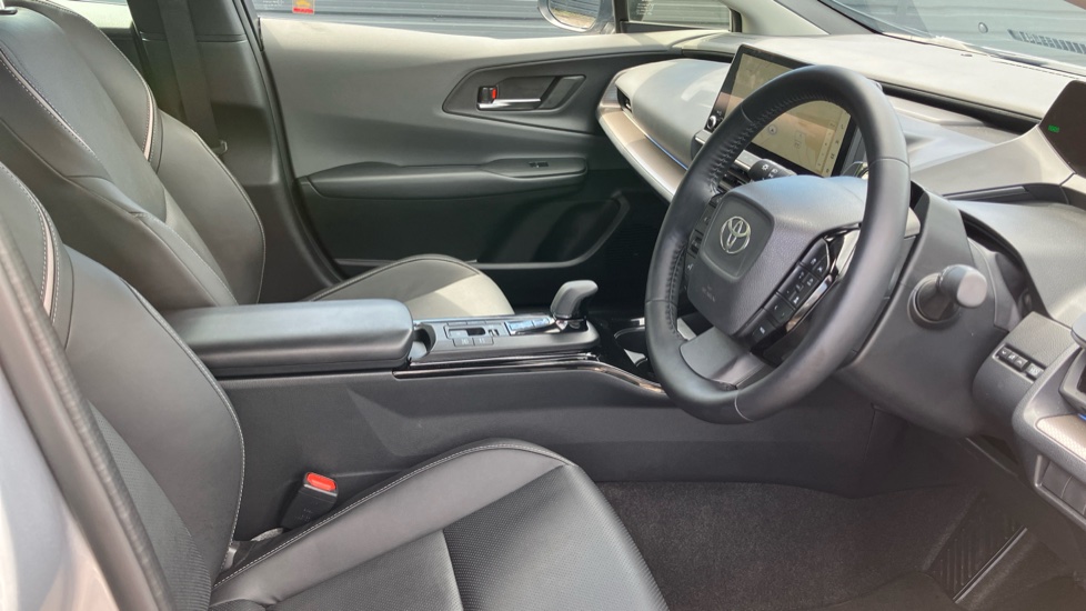Toyota Prius 1.8 VVTi Plug-in Excel 5dr CVT Hatchback - Image 12
