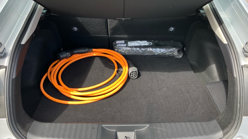 Toyota Prius 1.8 VVTi Plug-in Excel 5dr CVT Hatchback - Image 13