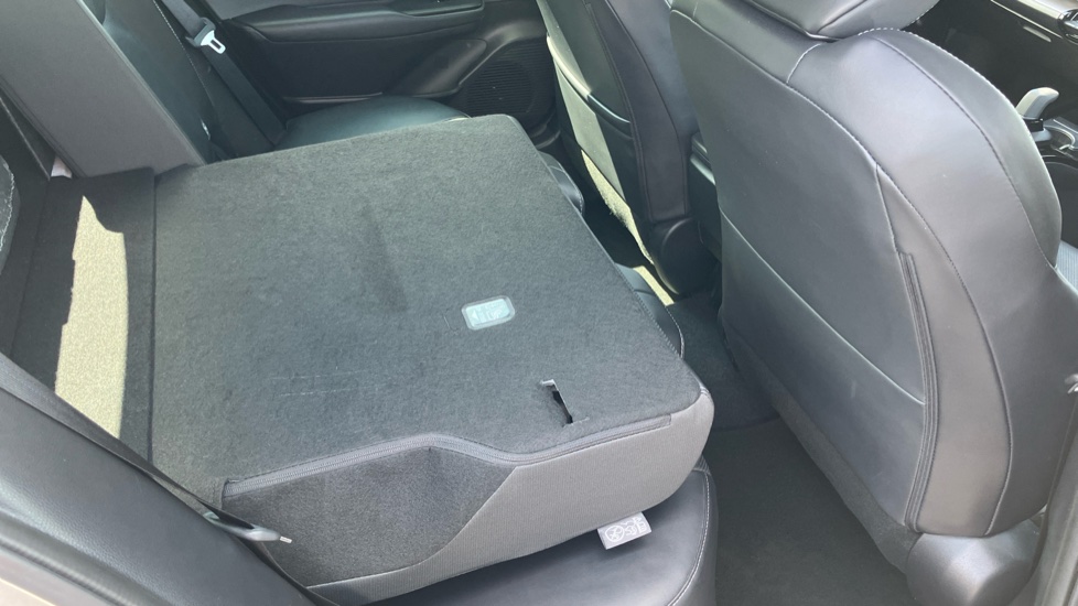 Toyota Prius 1.8 VVTi Plug-in Excel 5dr CVT Hatchback - Image 18