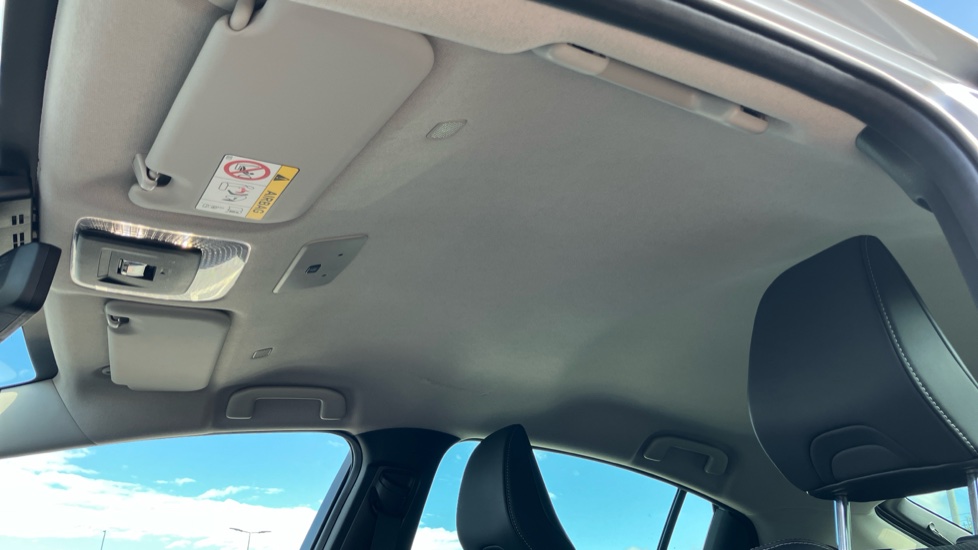 Toyota Prius 1.8 VVTi Plug-in Excel 5dr CVT Hatchback - Image 19