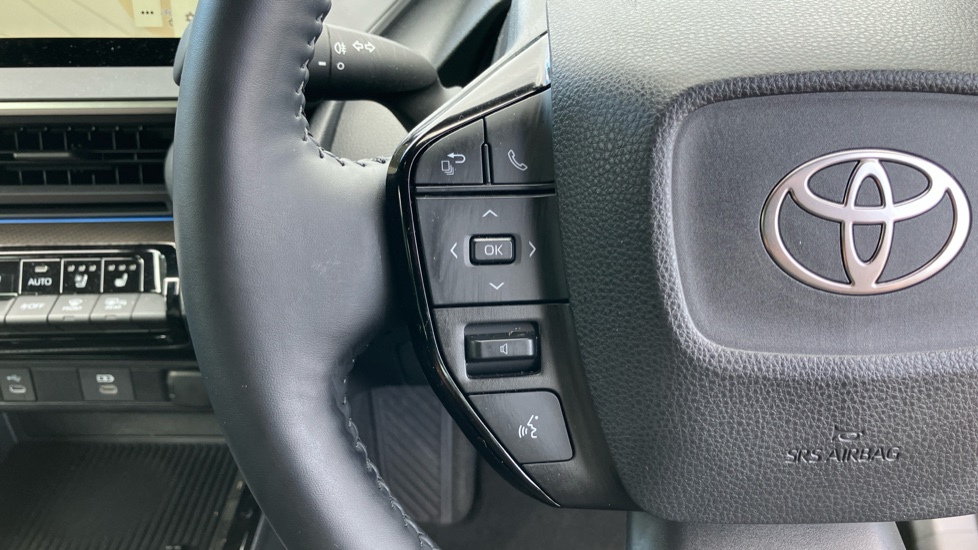 Toyota Prius 1.8 VVTi Plug-in Excel 5dr CVT Hatchback - Image 33