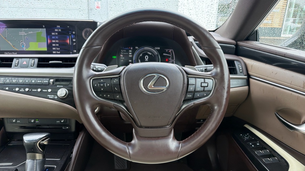 Lexus ES 300h 2.5 4dr CVT Hybrid Saloon - Image 7