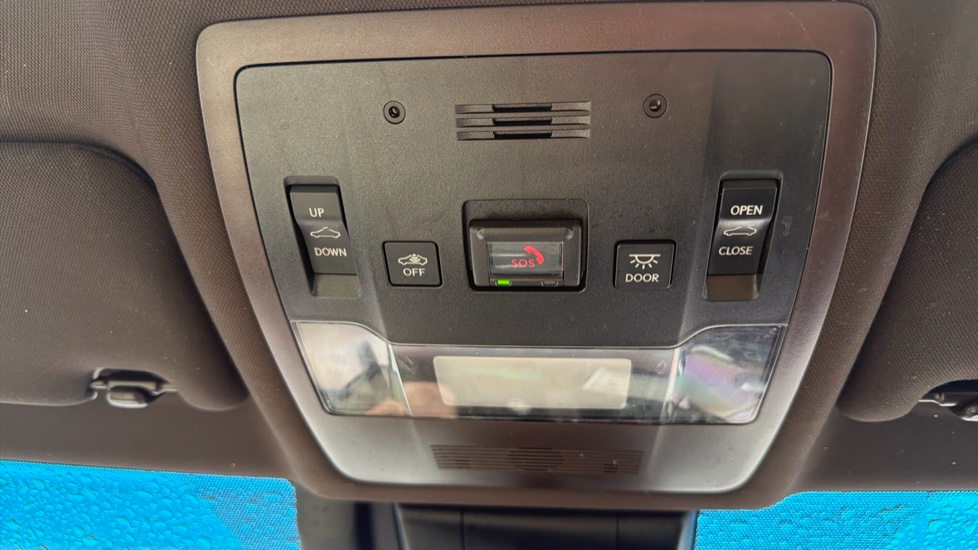 Lexus ES 300h 2.5 4dr CVT Hybrid Saloon - Image 10