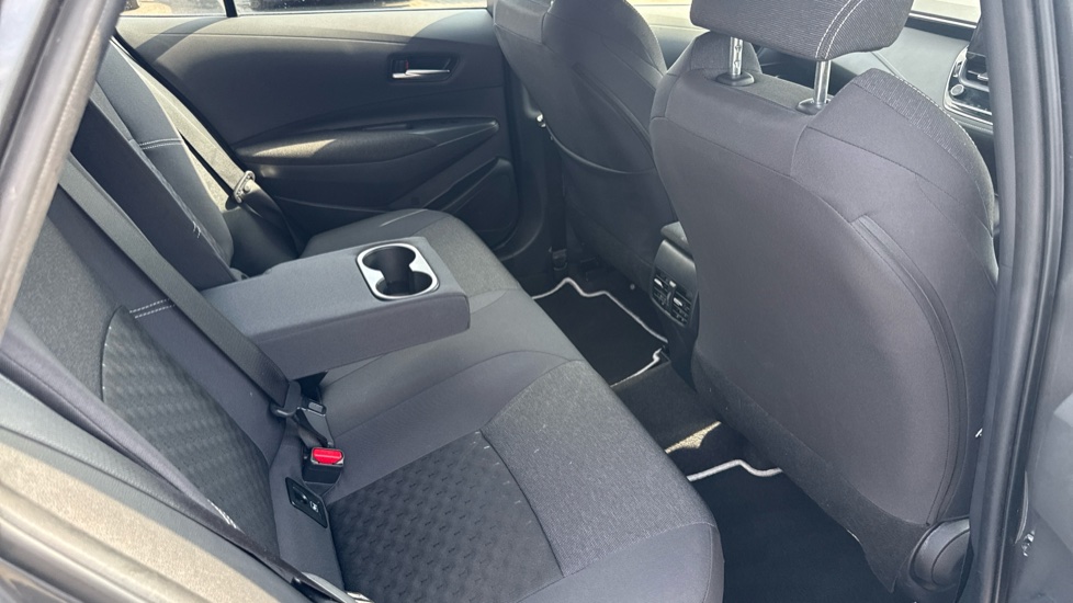 Toyota Corolla 1.8 Hybrid Icon 5dr CVT Hybrid Estate - Image 8