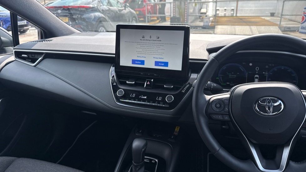 Toyota Corolla 1.8 Hybrid Icon 5dr CVT Hybrid Estate - Image 9