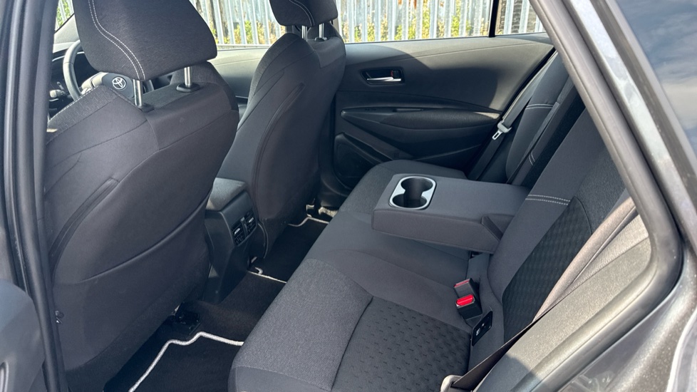 Toyota Corolla 1.8 Hybrid Icon 5dr CVT Hybrid Estate - Image 15