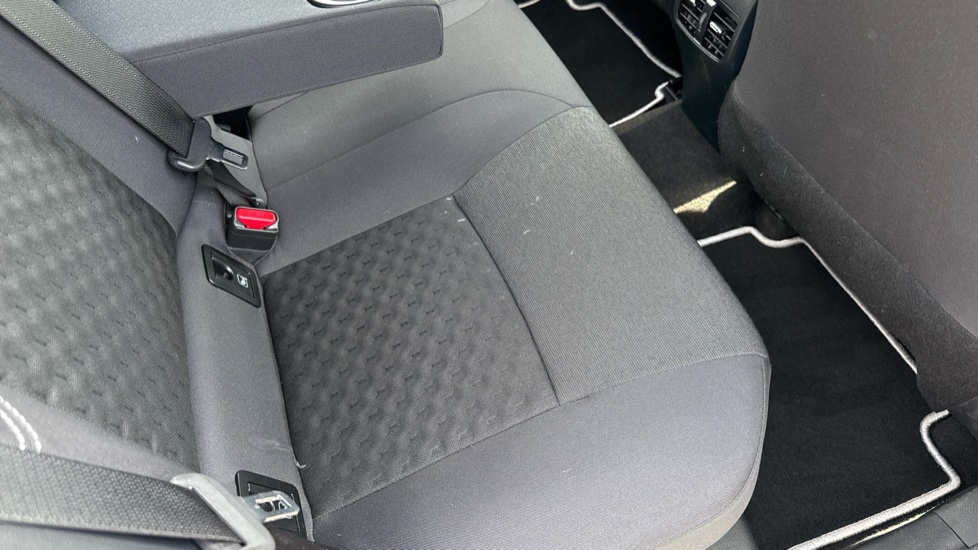 Toyota Corolla 1.8 Hybrid Icon 5dr CVT Hybrid Estate - Image 17