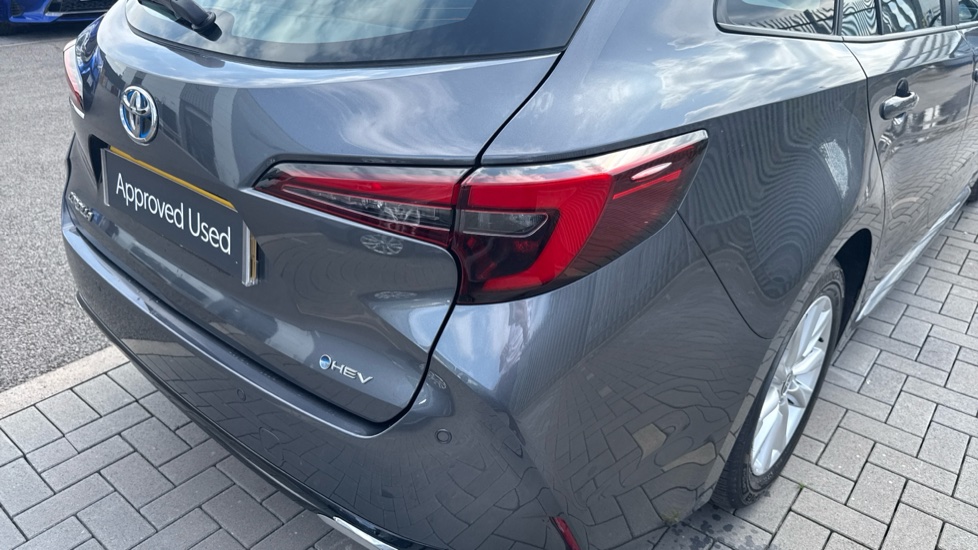 Toyota Corolla 1.8 Hybrid Icon 5dr CVT Hybrid Estate - Image 21