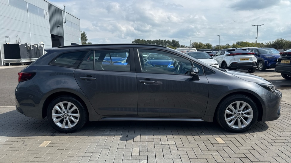 Toyota Corolla 1.8 Hybrid Icon 5dr CVT Hybrid Estate - Image 23