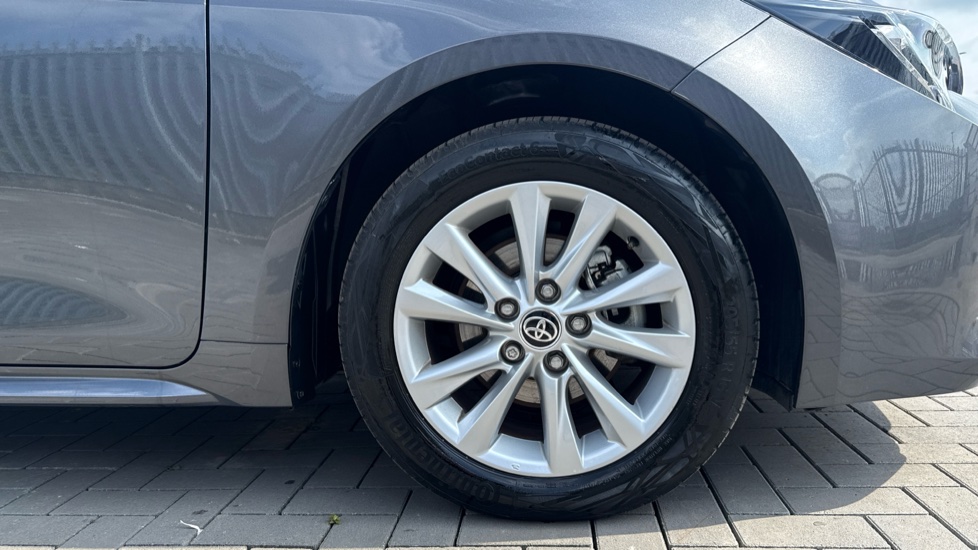 Toyota Corolla 1.8 Hybrid Icon 5dr CVT Hybrid Estate - Image 25