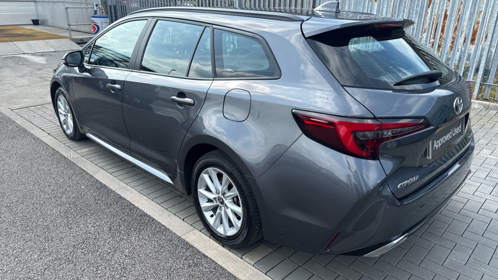 Toyota Corolla 1.8 Hybrid Icon 5dr CVT Hybrid Estate - Image 39