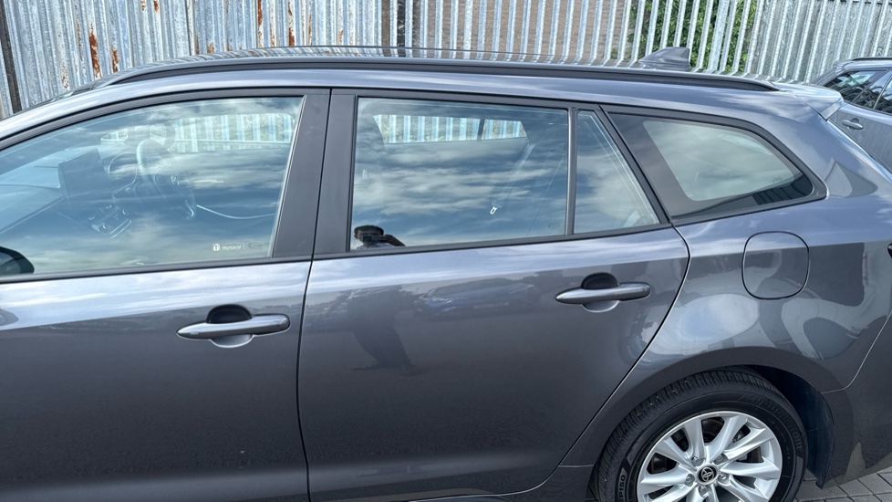 Toyota Corolla 1.8 Hybrid Icon 5dr CVT Hybrid Estate - Image 41