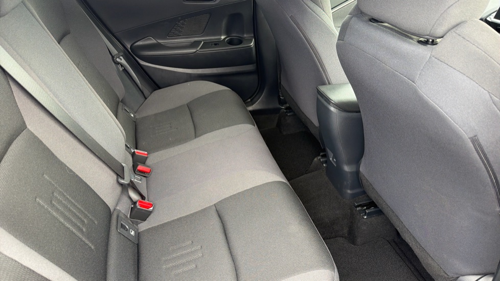 Toyota C-HR 1.8 Hybrid Design 5dr CVT Hybrid Hatchback - Image 8