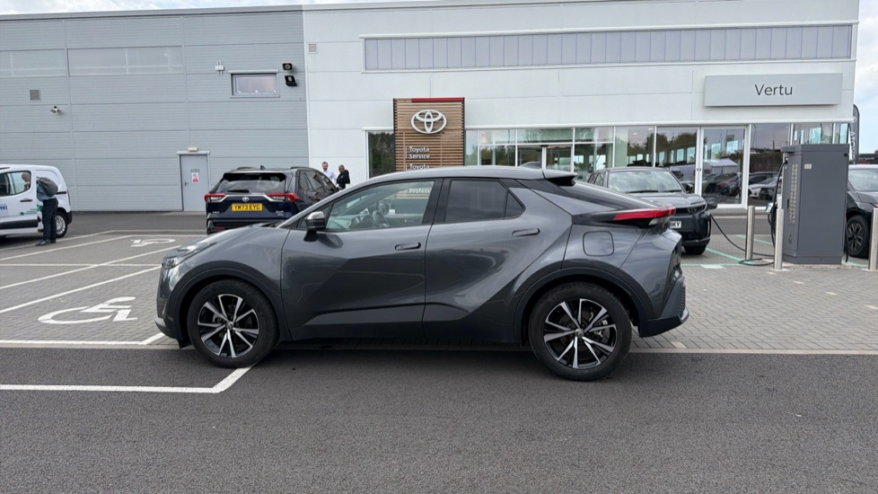 Toyota C-HR 1.8 Hybrid Design 5dr CVT Hybrid Hatchback - Image 24
