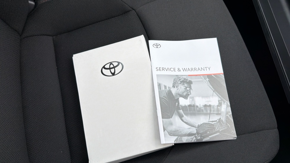 Toyota C-HR 1.8 Hybrid Design 5dr CVT Hybrid Hatchback - Image 27