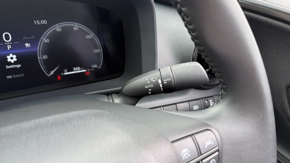 Toyota C-HR 1.8 Hybrid Design 5dr CVT Hybrid Hatchback - Image 31