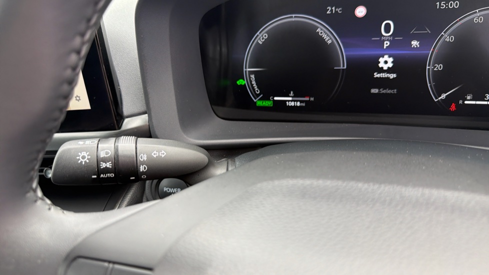 Toyota C-HR 1.8 Hybrid Design 5dr CVT Hybrid Hatchback - Image 32
